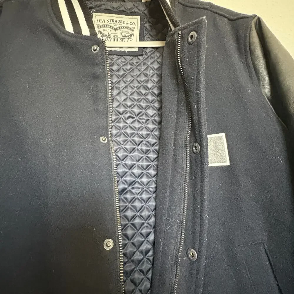 Levi’s Varsity Bomber Jacket L Navy Faux Leather Sleeves 73